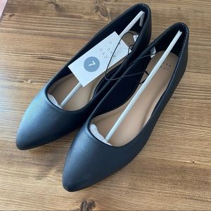 A New Day: Kora Black Flats size 7